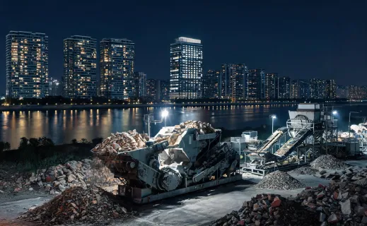 Urban demolition recycling plant with impact crusher